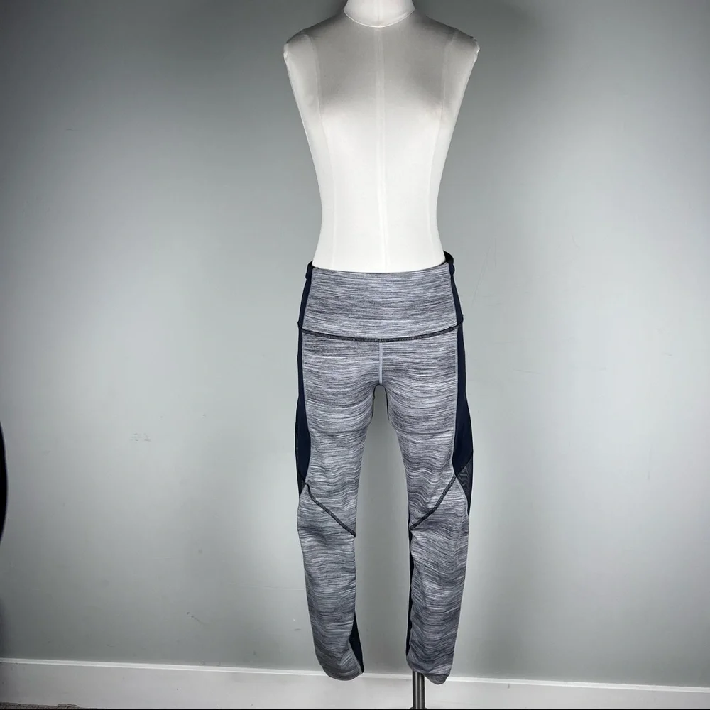 Like New-Lululemon Grey Striped Mesh Running Leggings with Zipper Pocket Size 8 - Picture 2 of 14
